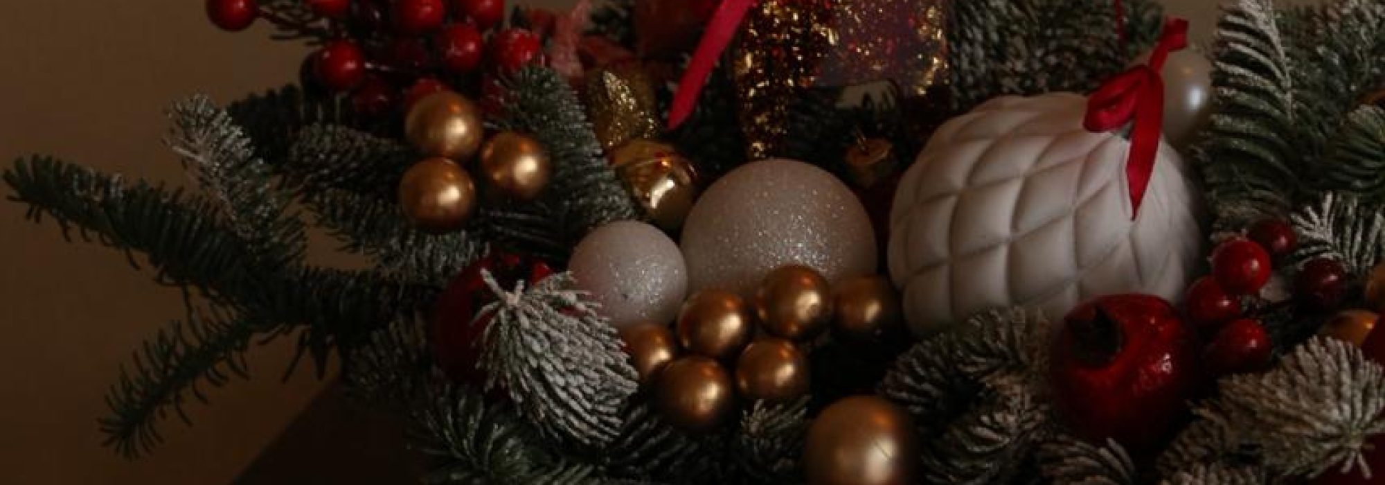 Композиция из нобилиса на Новый год: благородное украшение и идеальный подарок