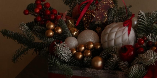 Композиция из нобилиса на Новый год: благородное украшение и идеальный подарок