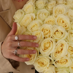 Букет  101 роза Аваланш 