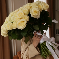 Букет  101 роза Аваланш 