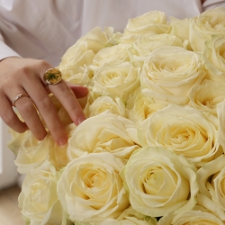 Букет из 31 роза Аваланш 