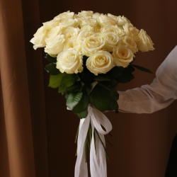 Букет из 31 роза Аваланш 