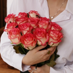 Букет из 15 роз Джамиля