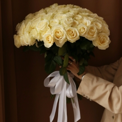 Букет  101 роза Аваланш 