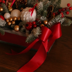 Новогодняя композиция в ящике