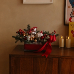 Новогодняя композиция в ящике