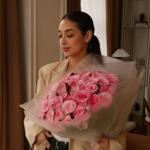 Букет 51 роза Мандала в упаковке