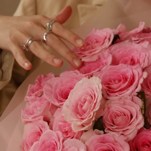 Букет 51 роза Мандала в упаковке