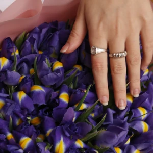 Букет из 101 синего ириса в упаковке 