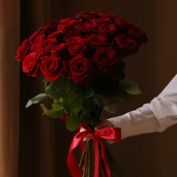 Букет 25 роз Ред Наоми 