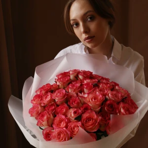 Букет 51 роза Джамиля в упаковке