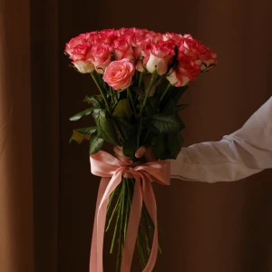 Букет 25 роз Джумилия