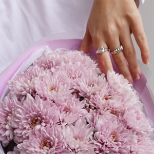 Букет с кустовой хризантемой