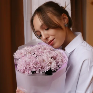 Букет с кустовой хризантемой