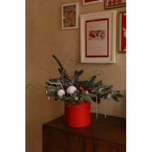 Новогодняя композиция в шляпной коробке