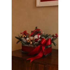 Новогодняя композиция в ящике