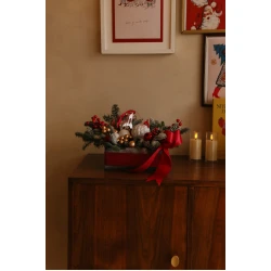 Новогодняя композиция в ящике