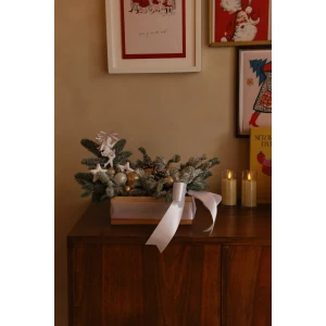 Новогодняя композиция в ящике