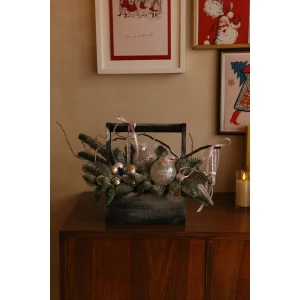 Новогодняя композиция в ящике