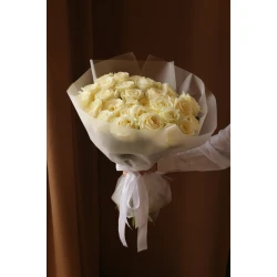 Букет из  31 роза Аваланш в упаковке