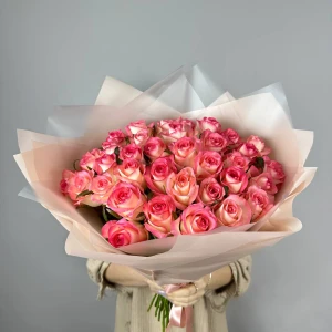 Букет из  31 роза Джумилия в упаковке