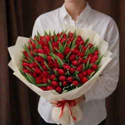 Букет 101 красного тюльпана